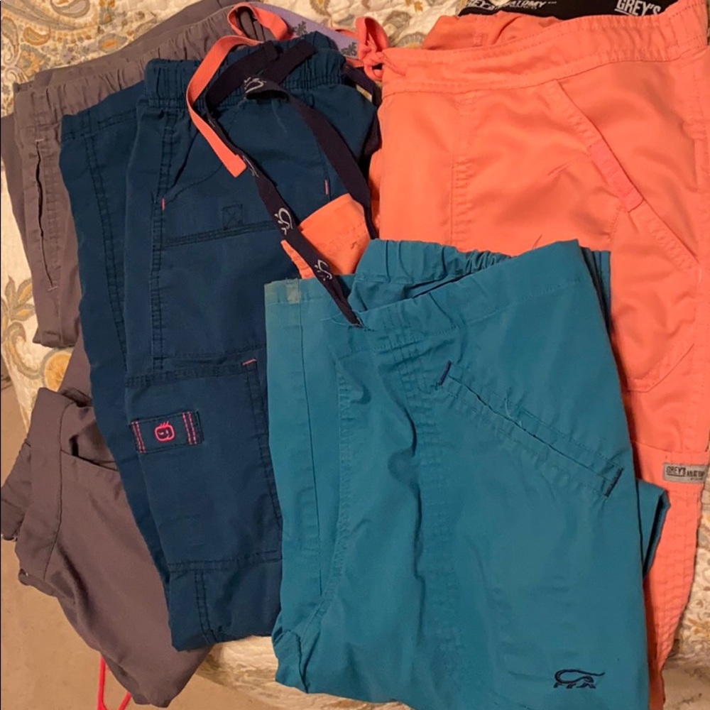 Bundle of scrub pants!!